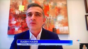 Image de Maitre Rabih Habib, avocat spécialisé à Montréal, intervenant dans les médias tels que La Presse, Radio Canada, CTV news et autres, partageant son expertise juridique en droit criminel, droit de la famille, droit civil et immigration. Sa présence médiatique renforce sa réputation en tant qu'avocat aide juridique de confiance. Son cabinet d'avocat à Laval offre également des services à travers le Québec